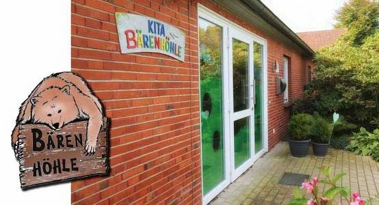 Eingang der Kindertagesstätte Bärenhöhle in Helvesiek